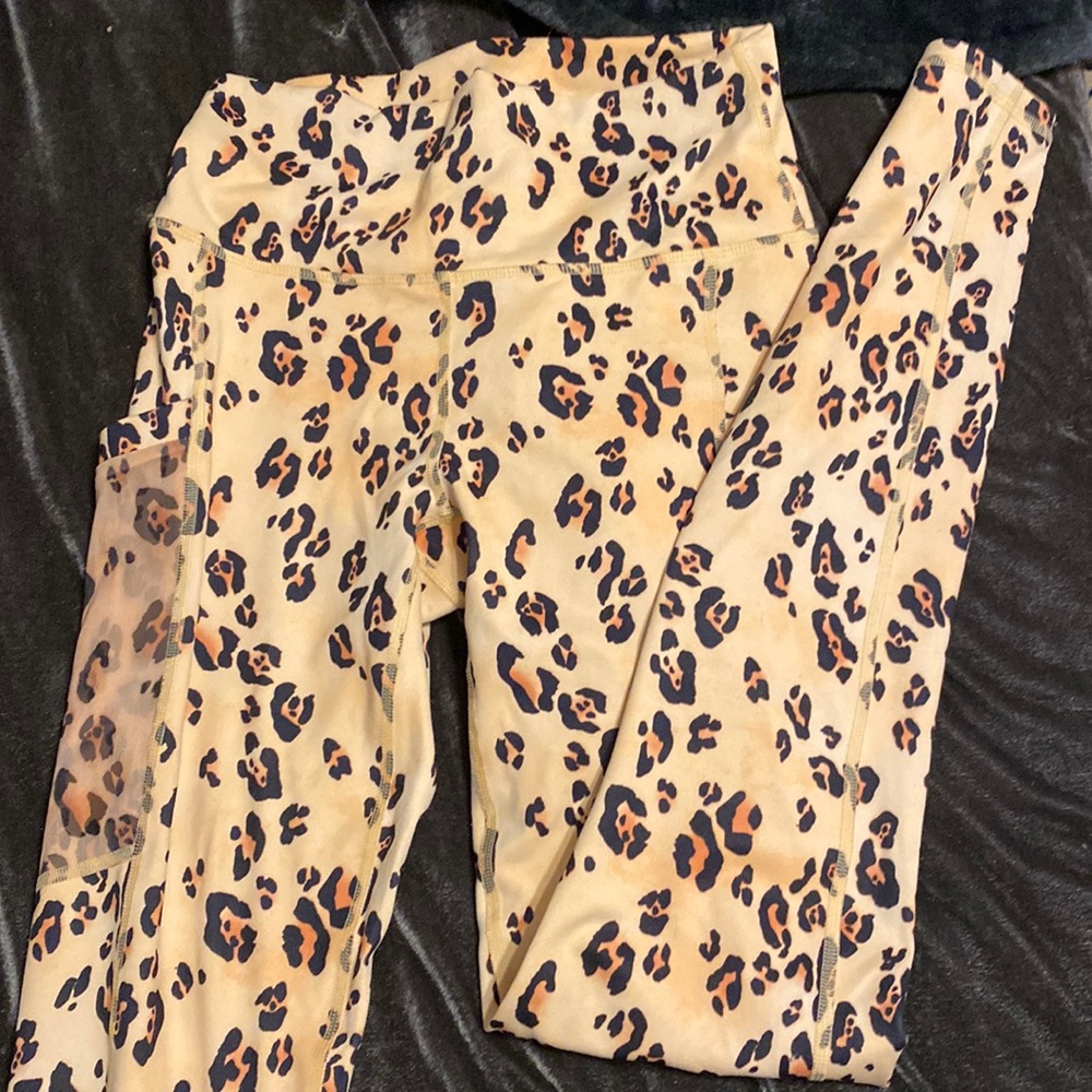 Cheetah print fabletics leggings size xs